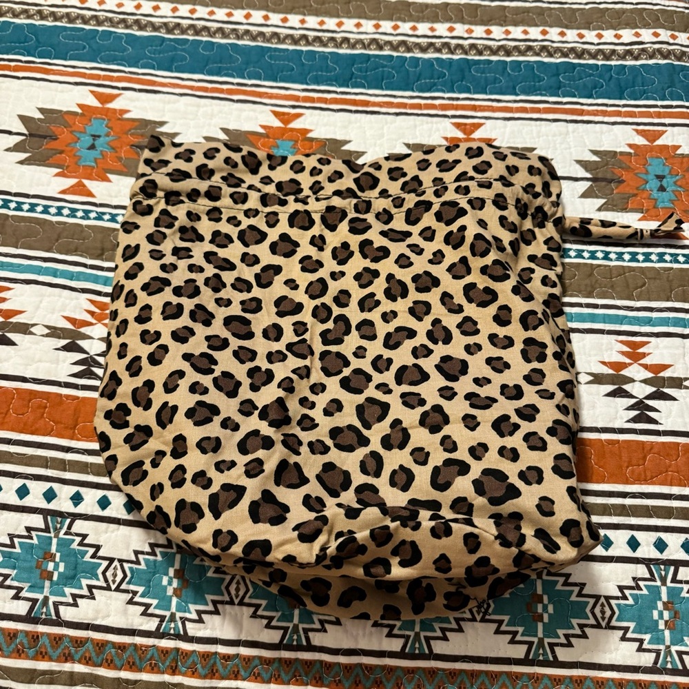 vera bradley ditty bag in leopard NWOT